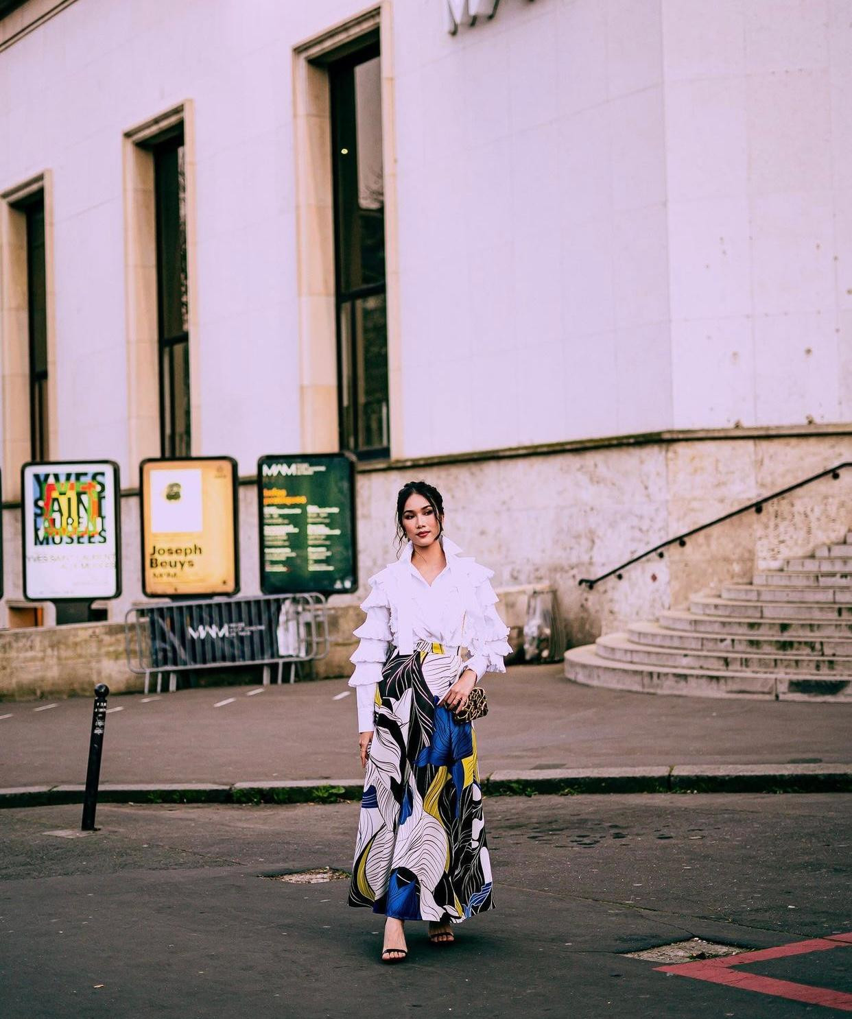 Trái ngược với Lương Thuỳ Linh, Á hậu Phương Anh mang đến hình ảnh ngọt ngào và duyên dáng. Trái ngược với Lương Thuỳ Linh, Á hậu Phương Anh mang đến hình ảnh ngọt ngào và duyên dáng.