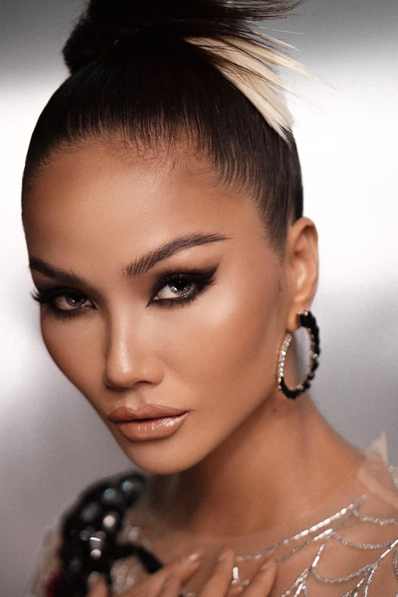 Nhan sắc ngày càng quyến rũ của người đẹp khiến fans trầm trồ.