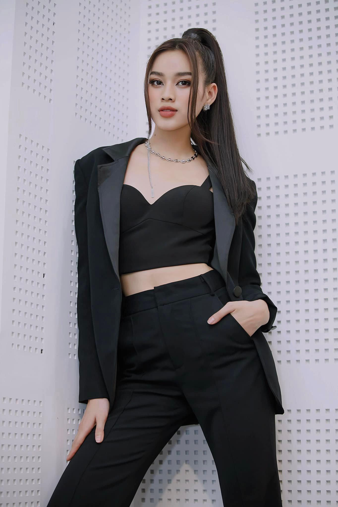 Ngay sau khi đặt chân tới Puerto Rico, Đỗ Thị Hà và các thí sinh trong top 40 sẽ phải trải qua một phần thi vô cùng quan trọng đó chính là phỏng vấn kín. Ngay sau khi đặt chân tới Puerto Rico, Đỗ Thị Hà và các thí sinh trong top 40 sẽ phải trải qua một phần thi vô cùng quan trọng đó chính là phỏng vấn kín.