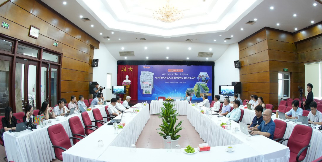 Toàn cảnh cuộc tọa đàm. Toàn cảnh cuộc tọa đàm.