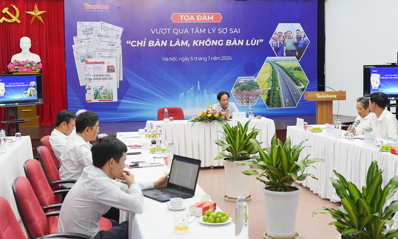 Tại cuộc tọa đàm, các nhà quản lý, chuyên gia đã đưa ra các ý kiến đa chiều, những mô hình, cách nghĩ, cách làm, cách “vượt qua tâm lý sợ sai, “chỉ bàn làm, không bàn lùi” trong thực tiễn. Tại cuộc tọa đàm, các nhà quản lý, chuyên gia đã đưa ra các ý kiến đa chiều, những mô hình, cách nghĩ, cách làm, cách “vượt qua tâm lý sợ sai, “chỉ bàn làm, không bàn lùi” trong thực tiễn.