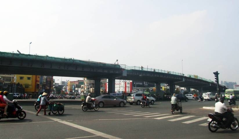 Cầu vượt thép tại Ngã tư hàng xanh vừa được hợp long tối 26/12. Cầu vượt thép tại Ngã tư hàng xanh vừa được hợp long tối 26/12