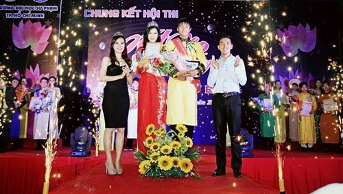 Phương Uyên đăng quang Nét đẹp Sư phạm mở rộng 2013