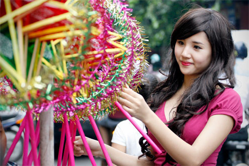 Á khôi ĐH Luật Ngô Thị Tuyết Mai lựa chọn những chiếc đèn ông sao