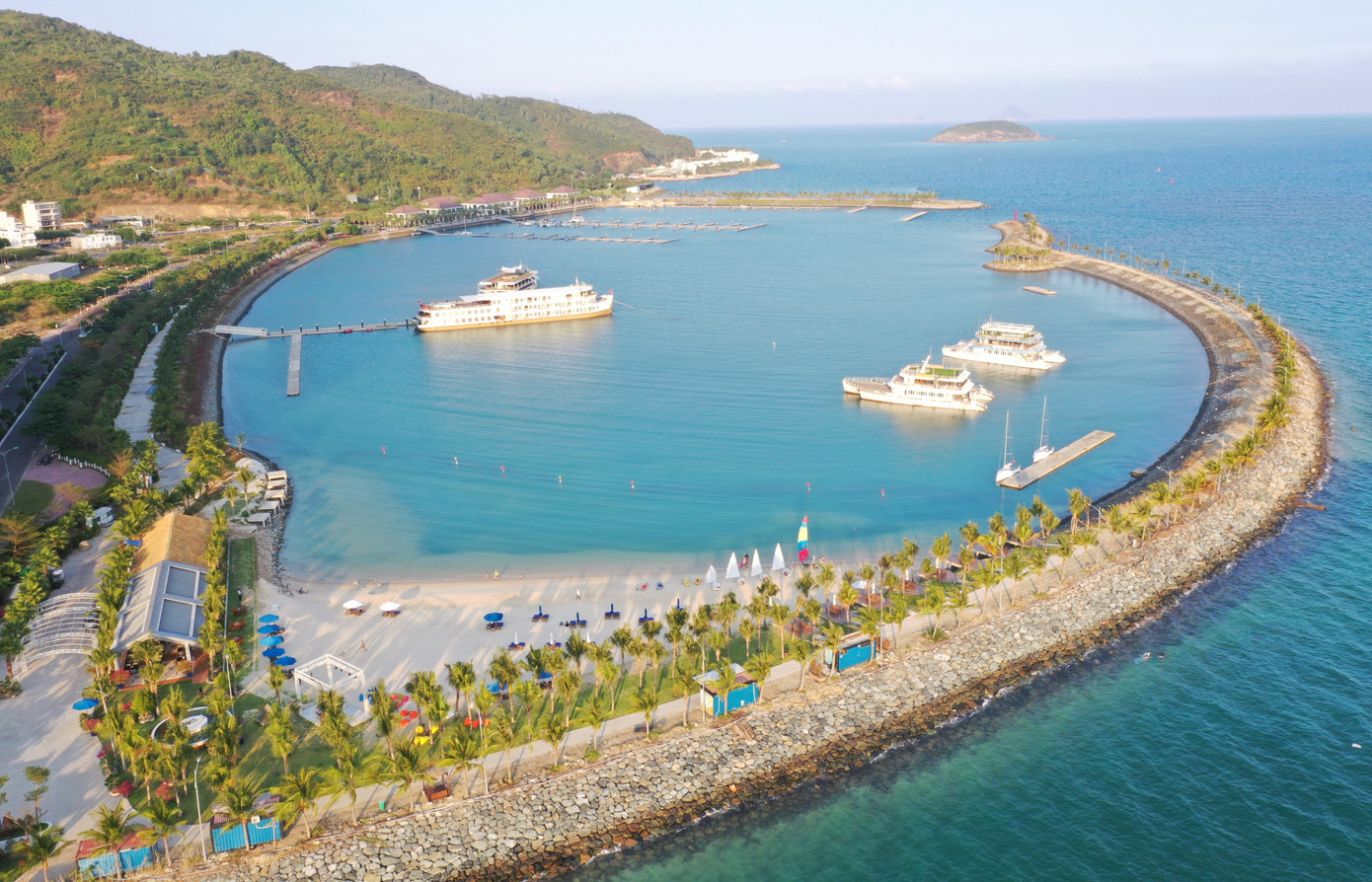 Ana Marina cũng là bến du thuyền chuẩn quốc tế đầu tiên và duy nhất tại Việt Nam.