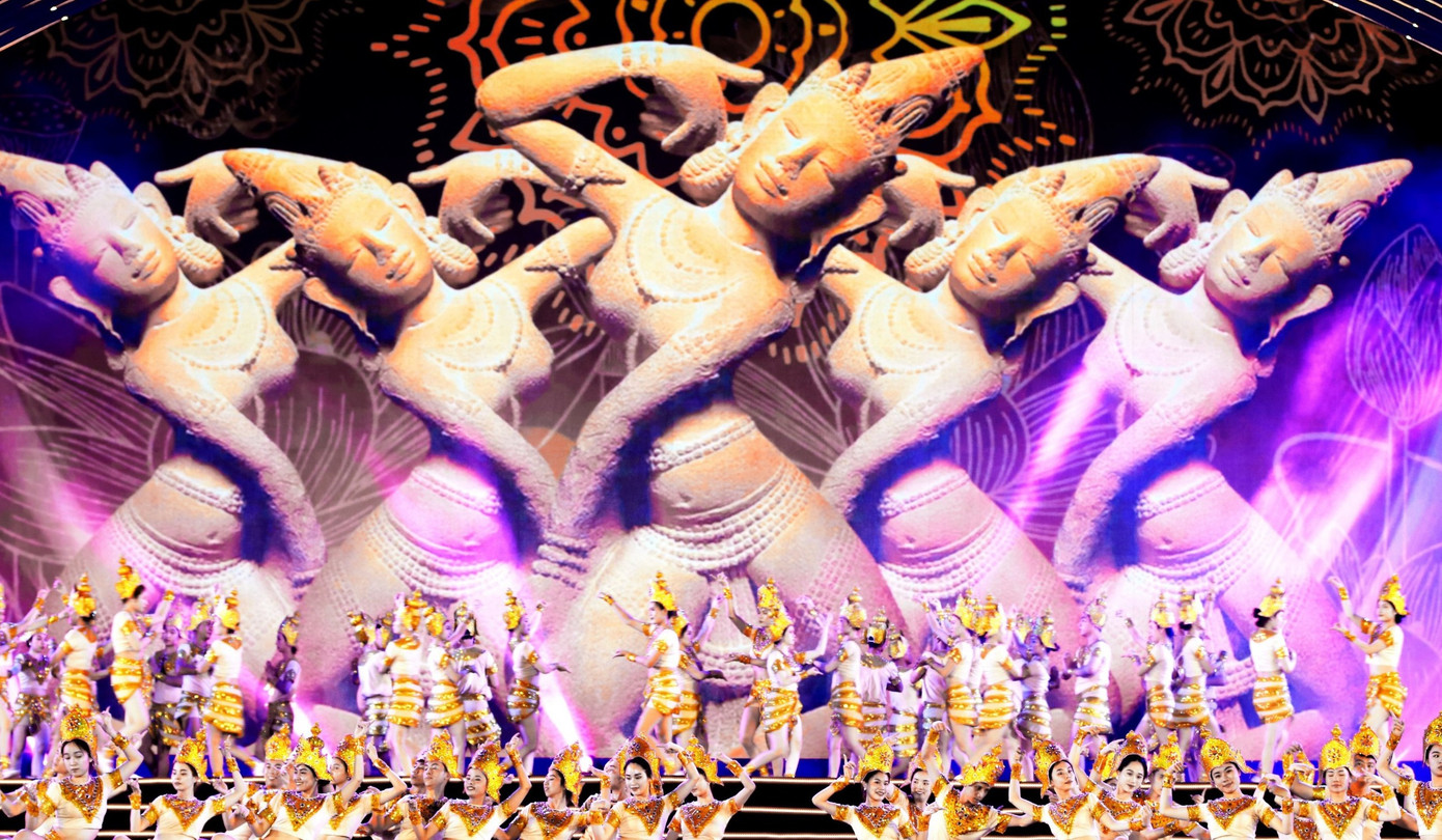 Tiết mục văn nghệ ôn lại truyền thống văn hoá 370 năm thành lập tỉnh Khánh Hoà.