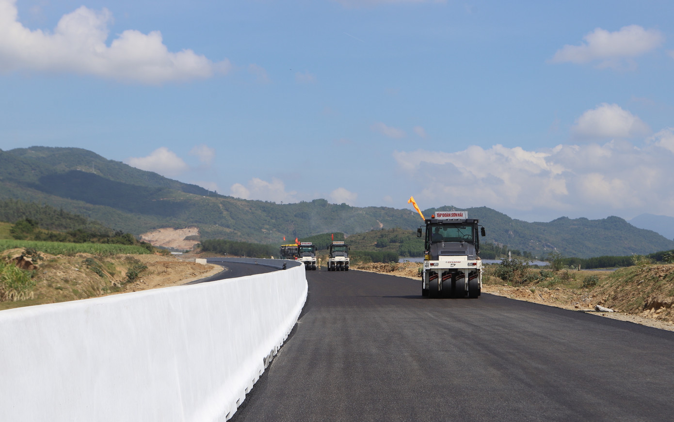 Tuy nhiên, dự án chưa được hội đồng kiểm tra nhà nước về công tác nghiệm thu cho ý kiến, hồ sơ tổ chức giao thông...