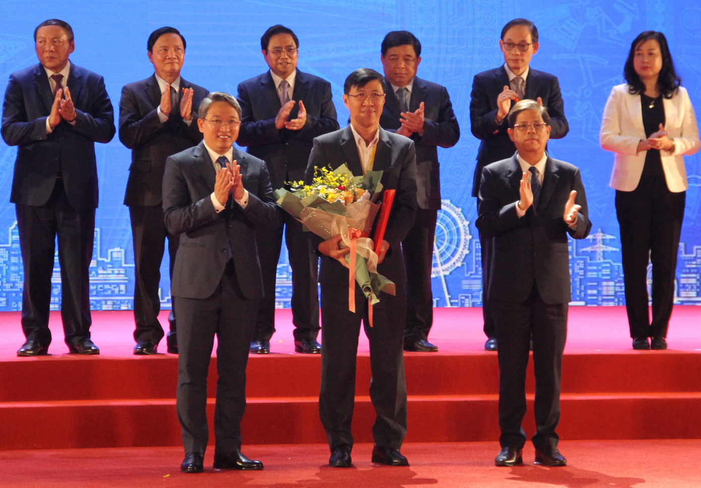 Lãnh đạo tỉnh Khánh Hoà đã trao quyết định đầu tư cho Công ty CP Điện lực Khánh Hoà. Lãnh đạo tỉnh Khánh Hoà đã trao quyết định đầu tư cho Công ty CP Điện lực Khánh Hoà.