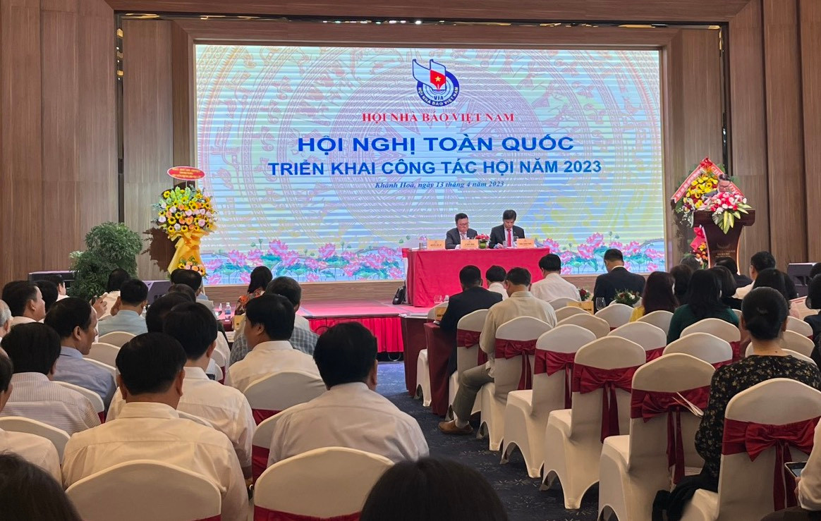 Toàn cảnh hội nghị. Toàn cảnh hội nghị.