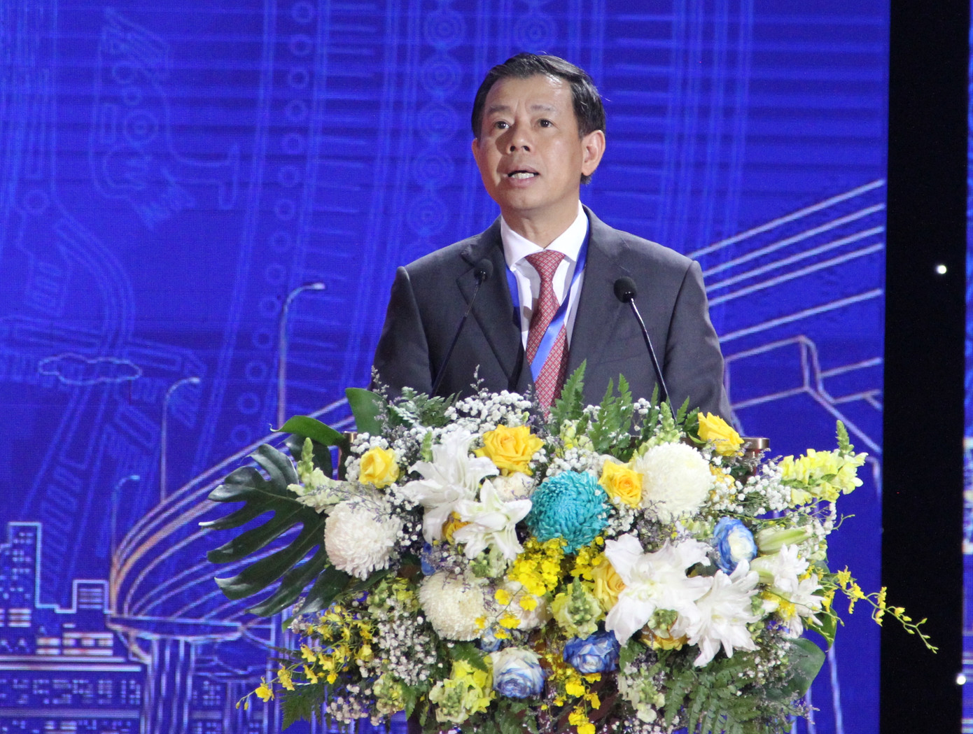 Ông Nguyễn Việt Quang - Tổng giám đốc Tập đoàn Vingroup, phát biểu tại hội nghị. Ông Nguyễn Việt Quang - Tổng giám đốc Tập đoàn Vingroup, phát biểu tại hội nghị.