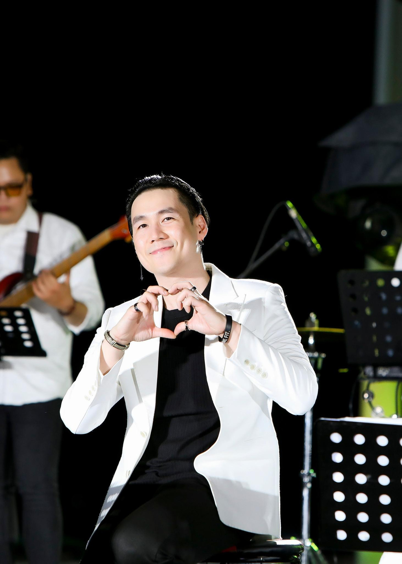 Nhà có điều kiện nên ban đầu Khánh Phương không đặt nặng chuyện cát xê khi đi hát. Nhà có điều kiện nên ban đầu Khánh Phương không đặt nặng chuyện cát xê khi đi hát.