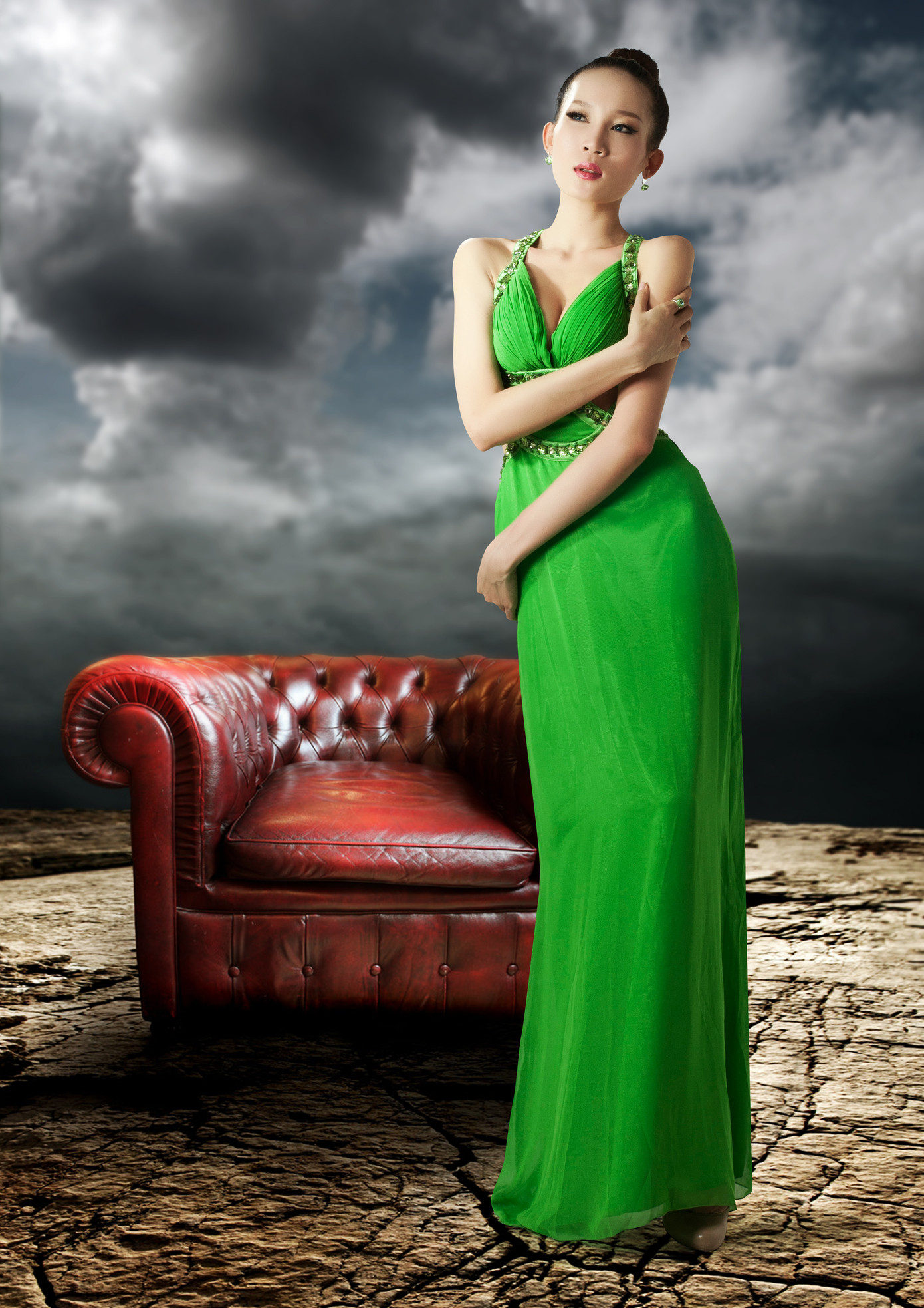 Cùng năm cô cũng lọt vào top 4 Siêu mẫu 2010 và còn từng giành giải Á hậu 1 cuộc thi 