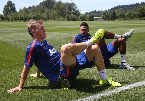 Schweinsteiger tự hào là người Đức đầu tiên khoác áo M.U ảnh 1