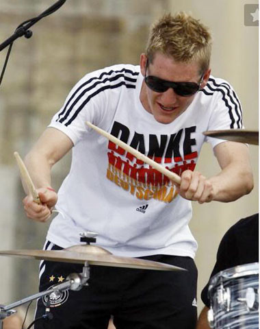 Schweinsteiger 'đa tình' với thể thao, dạt dào máu nghệ sỹ ảnh 2