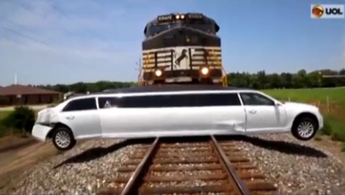 10 video 'hot': Cảnh sát chèo thuyền bắt trộm trên sông Tô Lịch ảnh 10