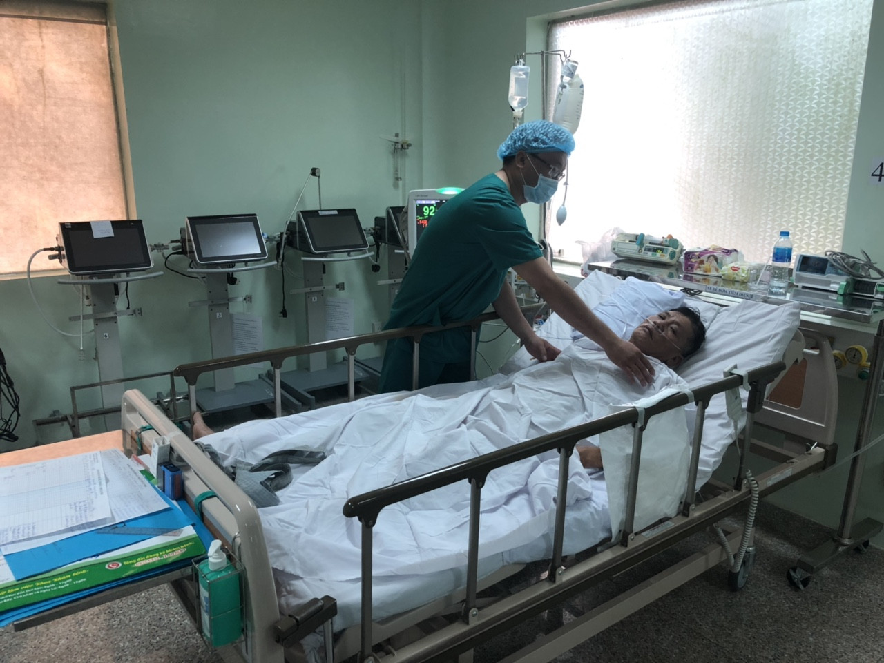 Phẫu thuật thành công nang màng tim 'khủng', hiếm gặp ảnh 2