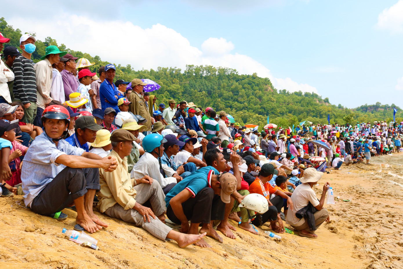 Có gì bên trong Hội đua bò Bảy Núi khiến 2 vạn người đội nắng đến xem? ảnh 9