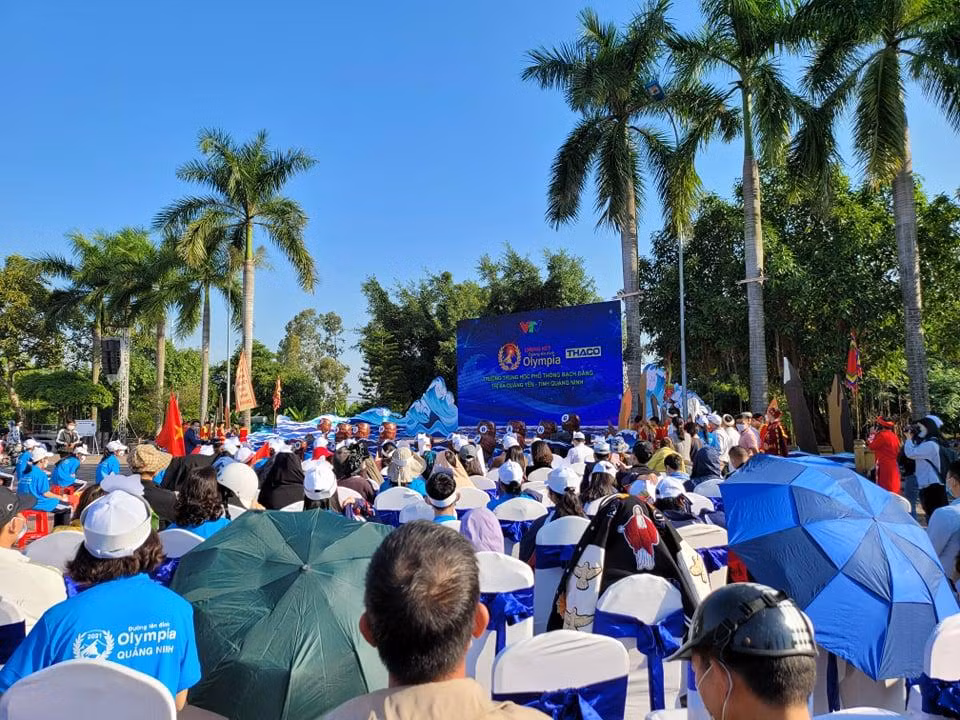 Chàng trai Quảng Ninh Nguyễn Hoàng Khánh vô địch Đường lên đỉnh Olympia năm thứ 21 ảnh 14 Chàng trai Quảng Ninh Nguyễn Hoàng Khánh vô địch Đường lên đỉnh Olympia năm thứ 21 ảnh 14
