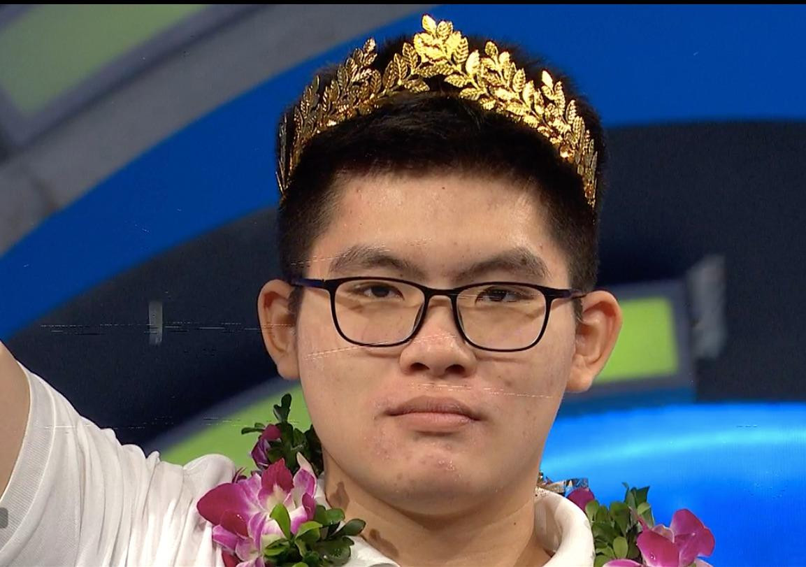 Tân quán quân Đường lên đỉnh Olympia năm thứ 21 - Nguyễn Hoàng Khánh Tân quán quân Đường lên đỉnh Olympia năm thứ 21 - Nguyễn Hoàng Khánh