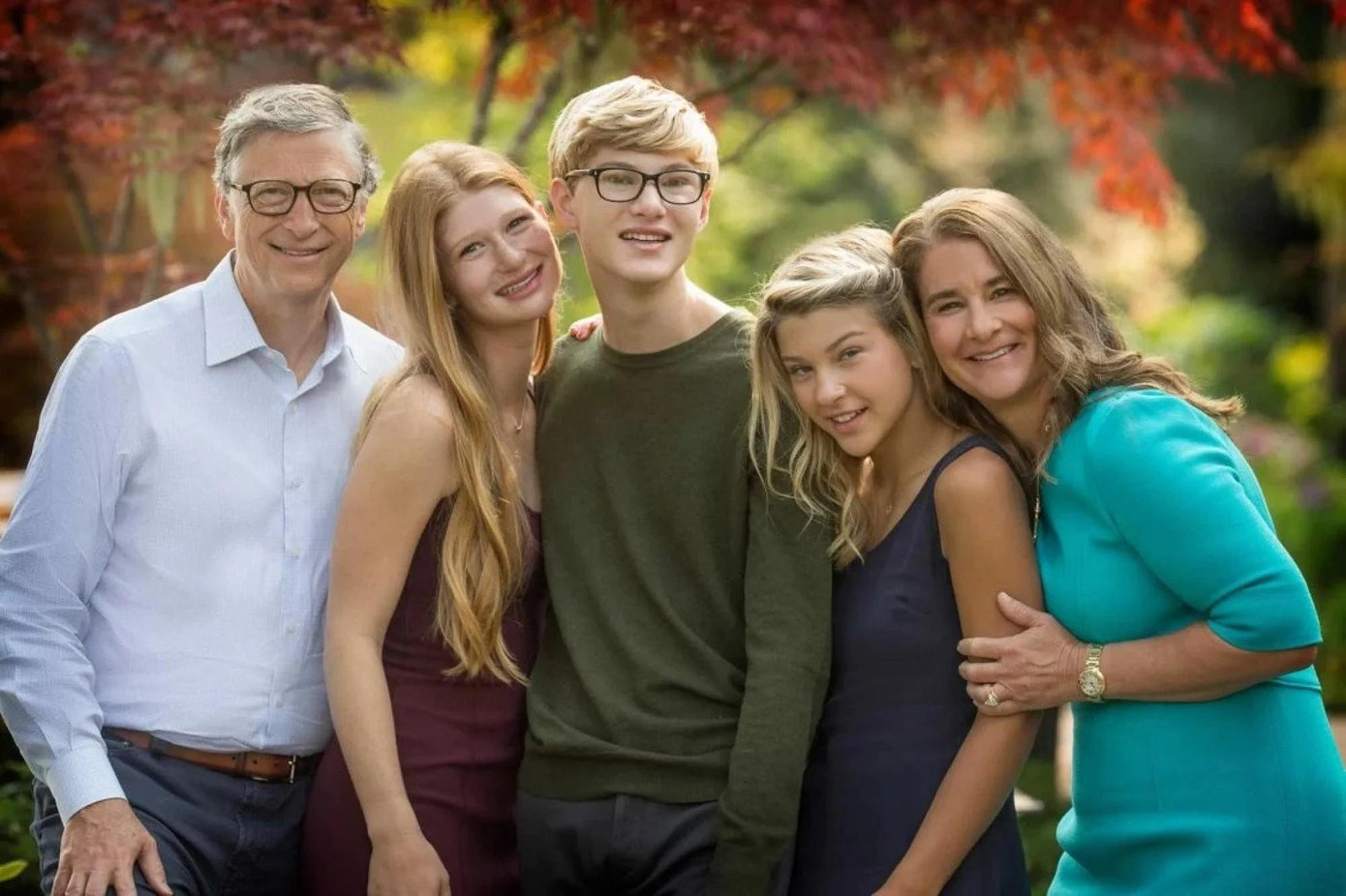 Con trai duy nhất của tỷ phú Bill Gates ảnh 6 “Con trai nói với tôi rằng nó nghĩ việc chống lại những chuẩn mực không công bằng là những gì mà đàn ông ở khắp thế giới nên làm. Thằng bé nhận ra rằng các chuẩn mực càng bám rễ sâu, càng cần nhiều dũng khí để đối đầu. Rory cũng tin rằng đó là trách nhiệm chung và là điều nó cố gắng theo đuổi trong cuộc sống”, Melinda từng chia sẻ về con trai duy nhất. Ảnh: Melinda French Gates/Facebook.