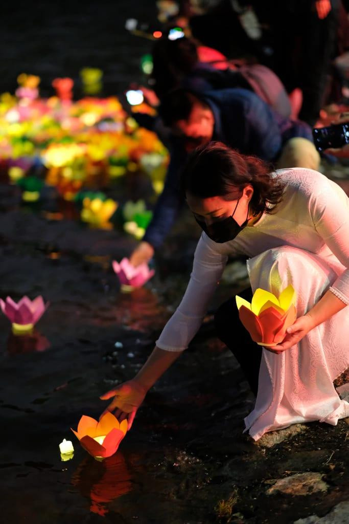 Xúc động lễ tưởng niệm đồng bào tử vong và cán bộ, chiến sĩ hy sinh do đại dịch COVID-19 ảnh 66