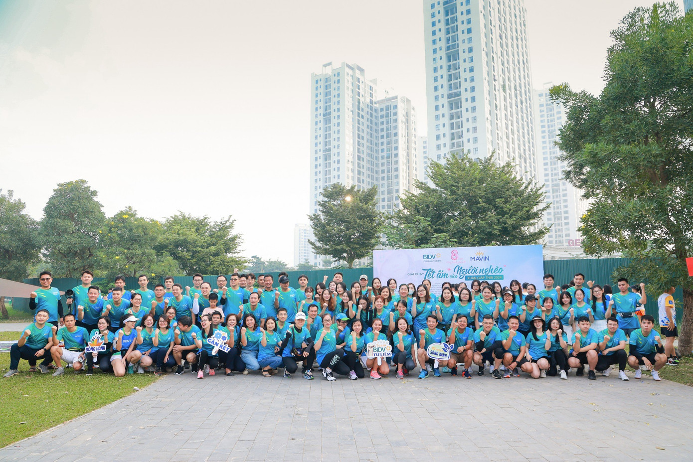 Cán bộ Tập đoàn Mavin và BIDV Từ Liêm tham gia giải chạy Cán bộ Tập đoàn Mavin và BIDV Từ Liêm tham gia giải chạy