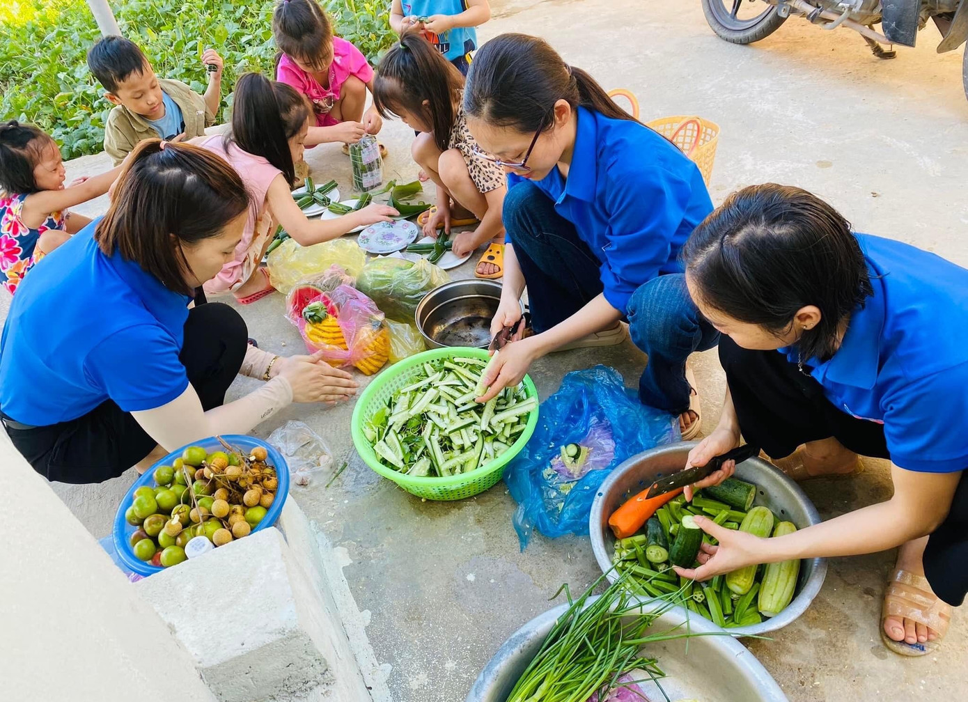 Tuy đang mang trong mình căn bệnh quái ác nhưng cô giáo Lan vẫn nhiệt huyết, năng nổ trong các phong trào hoạt động xã hội, hoạt động của Đoàn Thanh niên. Tuy đang mang trong mình căn bệnh quái ác nhưng cô giáo Lan vẫn nhiệt huyết, năng nổ trong các phong trào hoạt động xã hội, hoạt động của Đoàn Thanh niên.