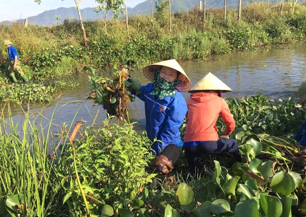 Tuy đang mang trong mình căn bệnh quái ác nhưng cô giáo Lan vẫn nhiệt huyết, năng nổ trong các phong trào hoạt động xã hội, hoạt động của Đoàn Thanh niên. Tuy đang mang trong mình căn bệnh quái ác nhưng cô giáo Lan vẫn nhiệt huyết, năng nổ trong các phong trào hoạt động xã hội, hoạt động của Đoàn Thanh niên.