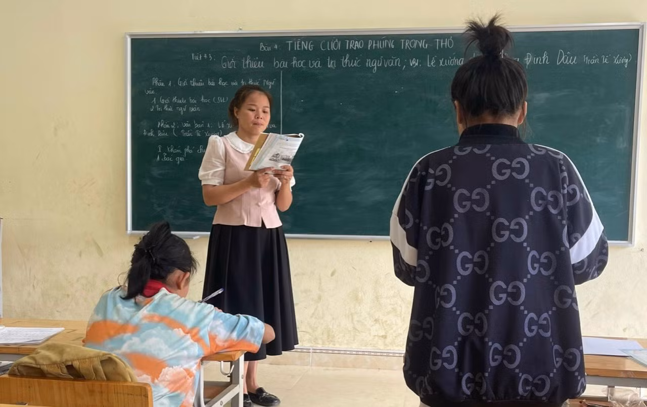 Cô Len cho hay, nếu có công cụ dạy học mới, cô và trò sẽ càng hứng khởi hơn vì có thể xem nhiều thước phim tư liệu Văn học