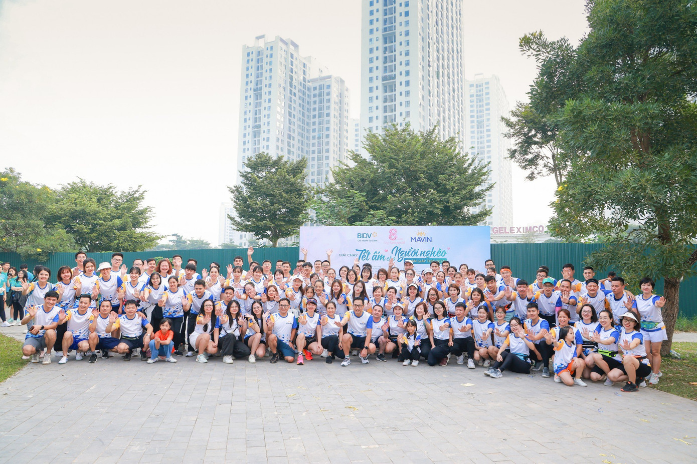 Cán bộ Tập đoàn Mavin và BIDV Từ Liêm tham gia giải chạy Cán bộ Tập đoàn Mavin và BIDV Từ Liêm tham gia giải chạy