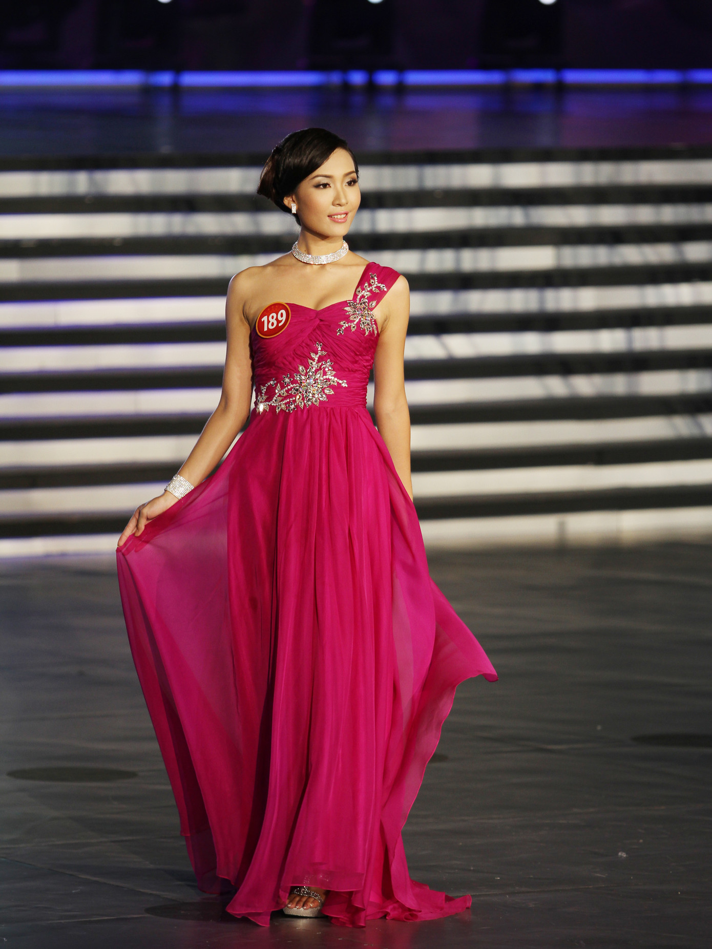 Đặng Thị Ngọc Hân đăng quang ảnh 3