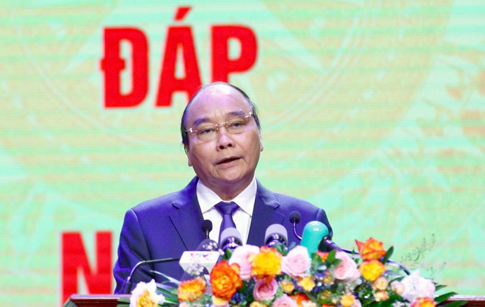 Chủ tịch nước đề nghị các cấp ngành và toàn xã hội thực hiện tốt công tác chăm lo người có công, không để gia đình người có công thuộc diện hộ nghèo. Ảnh: Mạnh Dũng. Chủ tịch nước đề nghị các cấp ngành và toàn xã hội thực hiện tốt công tác chăm lo người có công, không để gia đình người có công thuộc diện hộ nghèo. Ảnh: Mạnh Dũng.