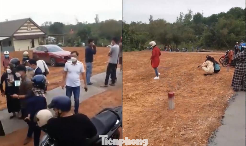 Môi giới, cò đất tập trung phân lô bán nền ở thôn Hà Xá, xã Triệu Ái, huyện Triệu Phong, tỉnh Quảng Trị. (Ảnh: cắt từ clip) Môi giới, cò đất tập trung phân lô bán nền ở thôn Hà Xá, xã Triệu Ái, huyện Triệu Phong, tỉnh Quảng Trị. (Ảnh: cắt từ clip)