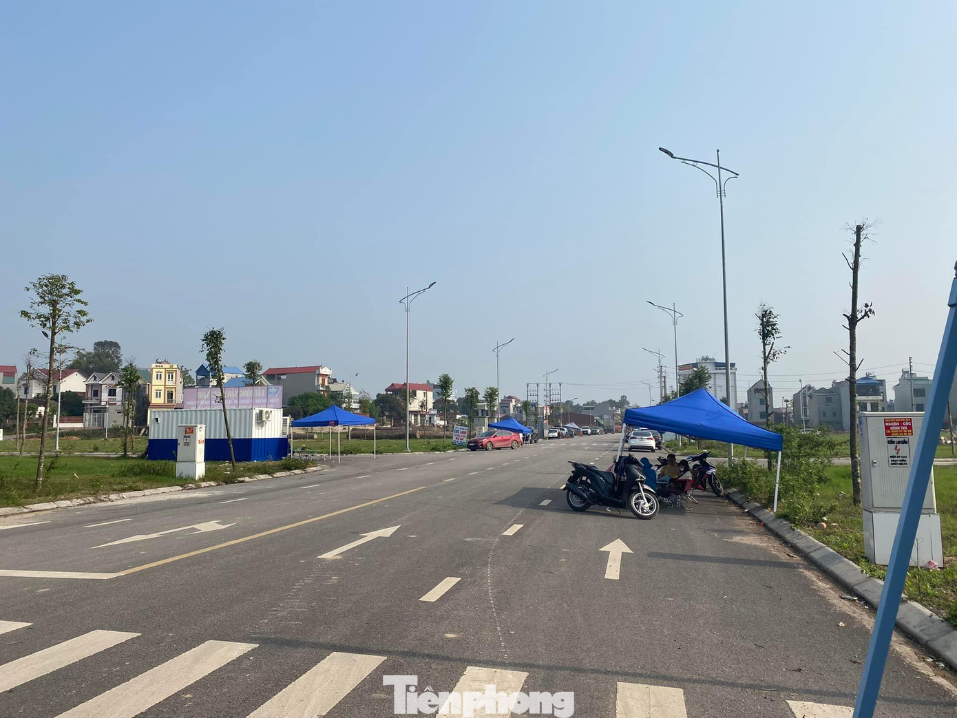 UBND TP Móng Cái tăng cường việc quản lý chặt chẽ các giao dịch BĐS trong cộng đồng người dân và các sàn giao dịch BĐS, không để thất thoát ngân sách nhà nước, xuất hiện “giá đất ảo” và “bong bóng” BĐS, gây bất ổn cho thị trường.