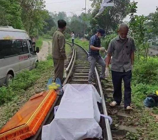 Hiện trường vụ tai nạn khiến nam thanh niên tử vong.