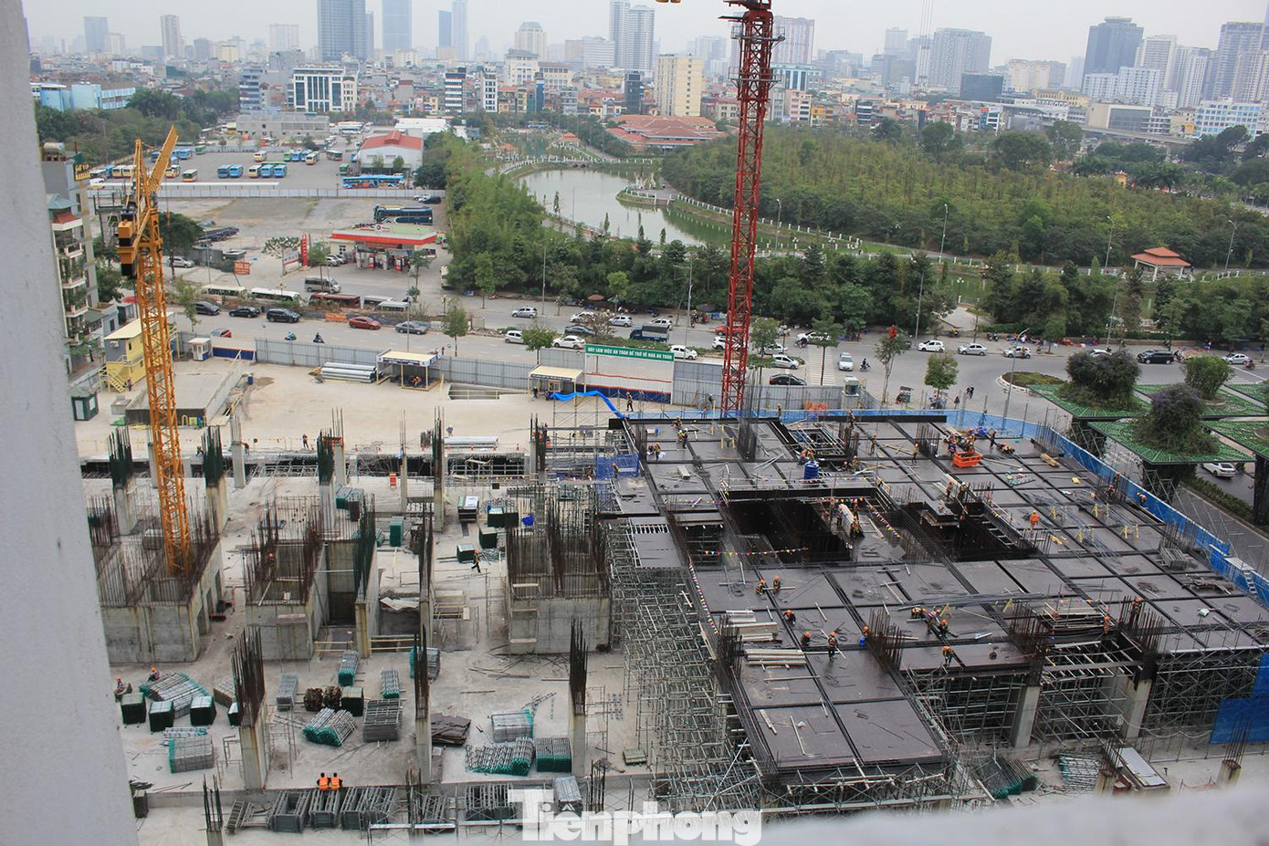 Chuyên gia BĐS cho rằng sắp tới, các doanh nghiệp BĐS cần chú trọng vào các vấn đề pháp lý, nhất là pháp lý hợp đồng, phòng ngừa rủi ro, tranh chấp pháp lý. Chuyên gia BĐS cho rằng sắp tới, các doanh nghiệp BĐS cần chú trọng vào các vấn đề pháp lý, nhất là pháp lý hợp đồng, phòng ngừa rủi ro, tranh chấp pháp lý.