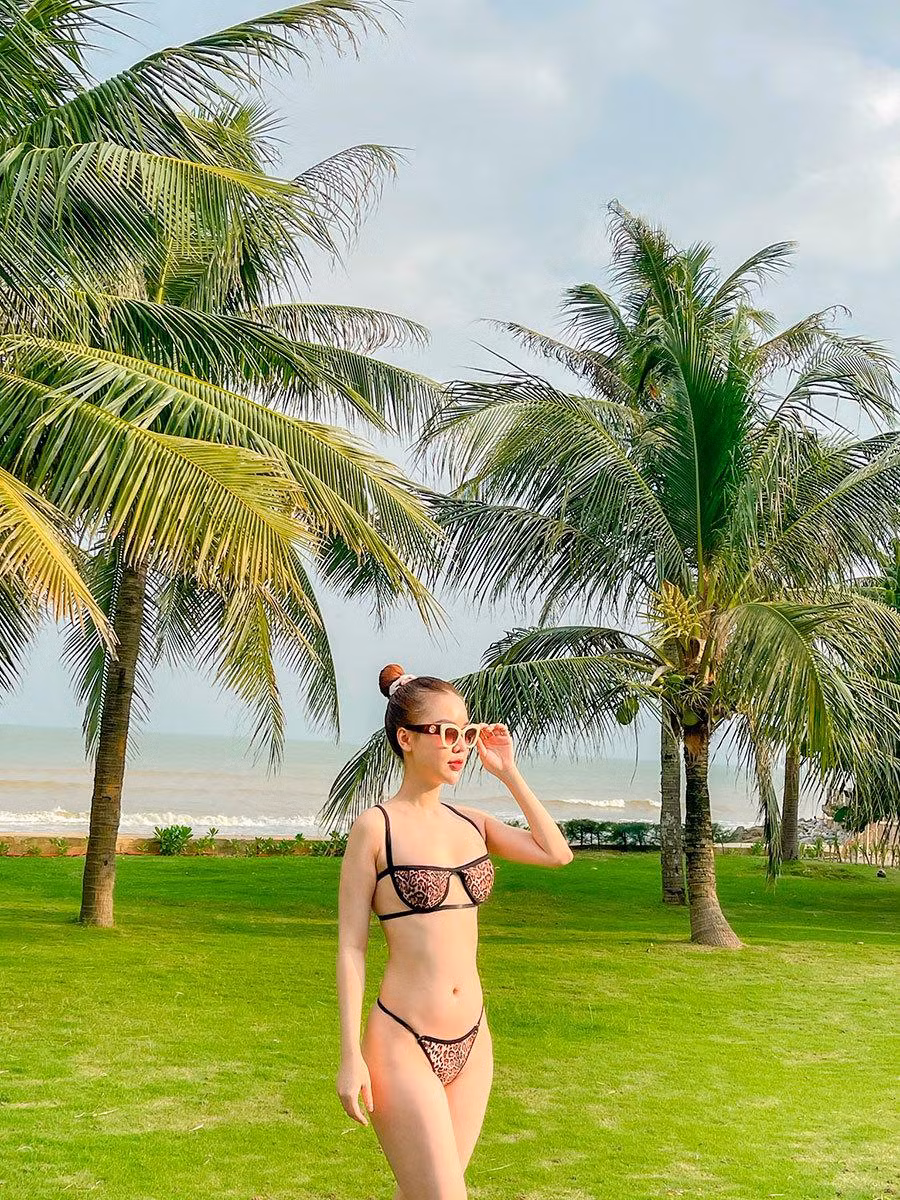 Cô cho biết, giảm cân không khó, quan trọng quyết tâm và có chế độ ăn hợp lý. Người đẹp quan niệm, giảm cân bằng cách nào đi nữa thì sức khoẻ cũng phải đặt lên hàng đầu.