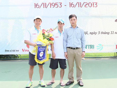 Nhì đôi nam thuộc về báo Tiền Phong