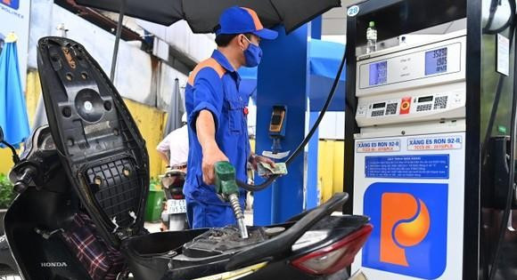 Bộ Công Thương đề xuất rút ngắn thời gian điều hành giá xăng dầu xuống 7 ngày thay vì 10 ngày như hiện nay