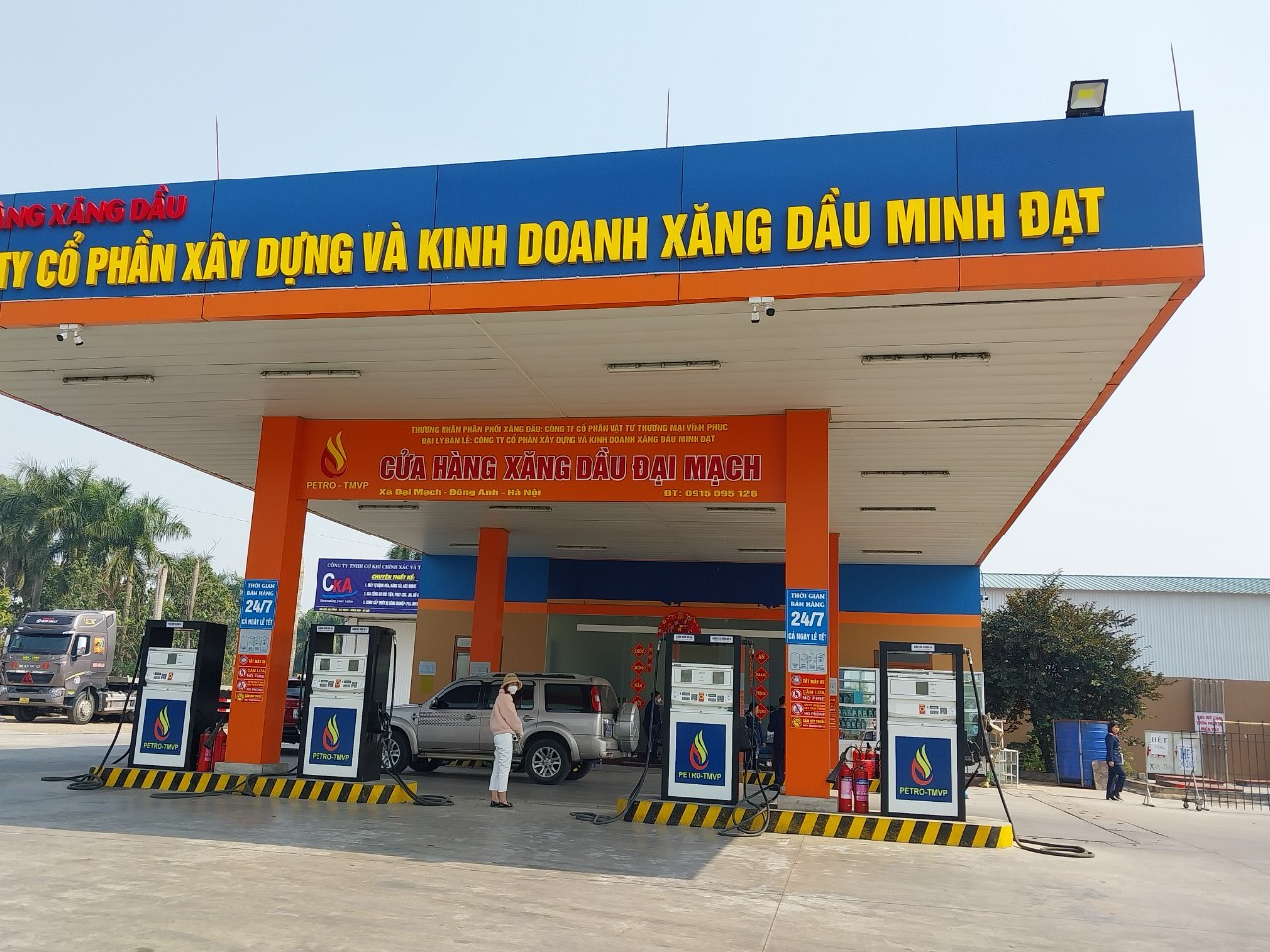 Lực lượng Quản lý thị trường kiểm tra các cây xăng quanh khu vực Hà Nội Lực lượng Quản lý thị trường kiểm tra các cây xăng quanh khu vực Hà Nội