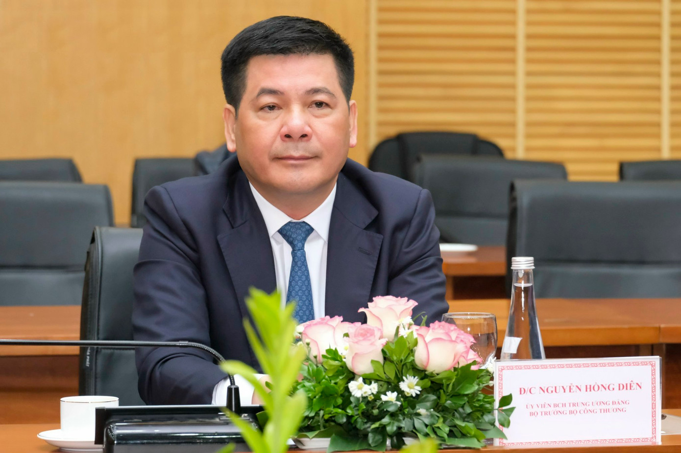 Bộ trưởng Công Thương Nguyễn Hồng Diên: Sẽ tăng cường kỷ luật, số hoá hoạt động kinh doanh xăng dầu trong năm 2023 Bộ trưởng Công Thương Nguyễn Hồng Diên: Sẽ tăng cường kỷ luật, số hoá hoạt động kinh doanh xăng dầu trong năm 2023