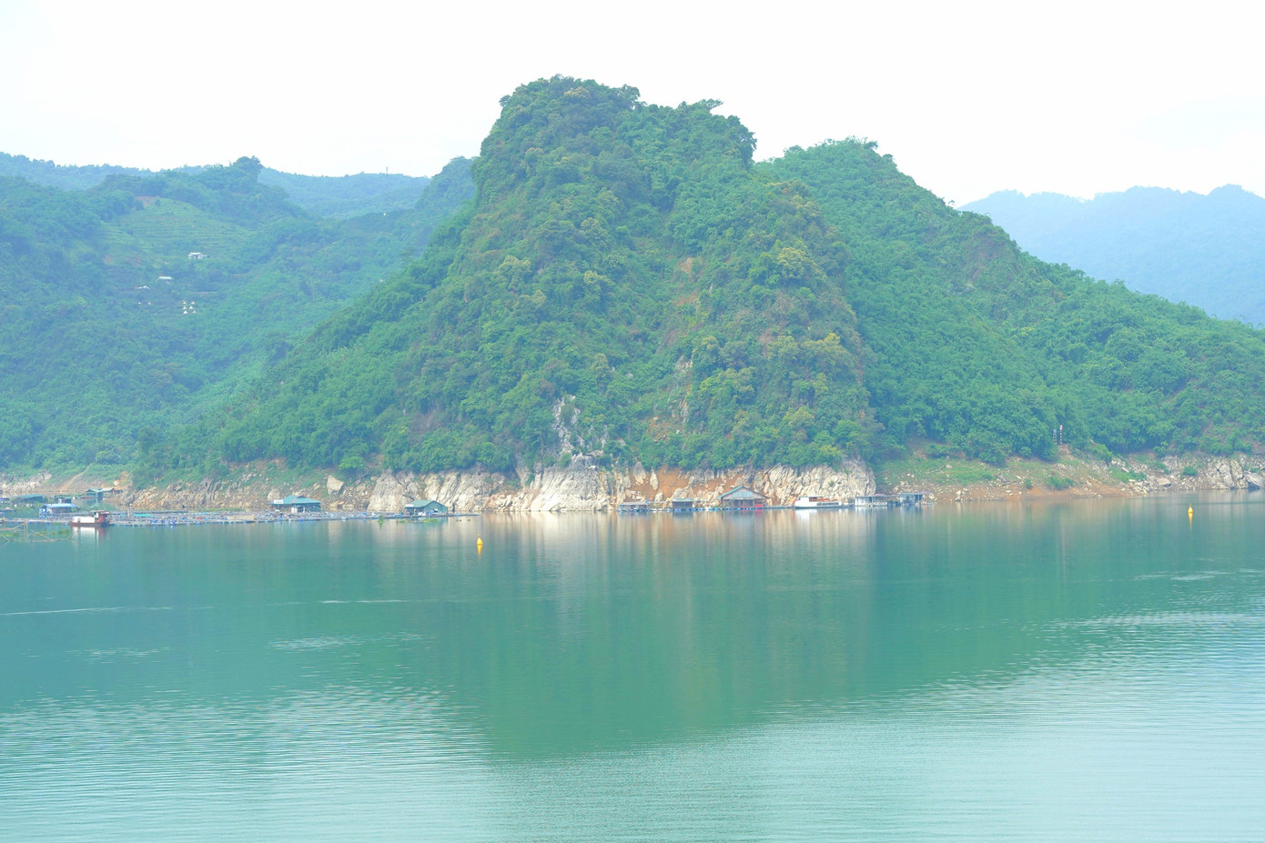 Theo kết luận thanh tra, việc vận hành thuỷ điện của EVN có nhiều bất cập. Theo kết luận thanh tra, việc vận hành thuỷ điện của EVN có nhiều bất cập.