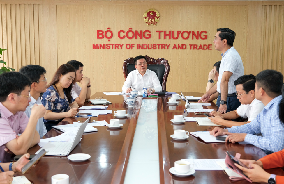 Bộ trưởng Công Thương họp với các đơn vị và thành viên đoàn thanh tra EVN Bộ trưởng Công Thương họp với các đơn vị và thành viên đoàn thanh tra EVN