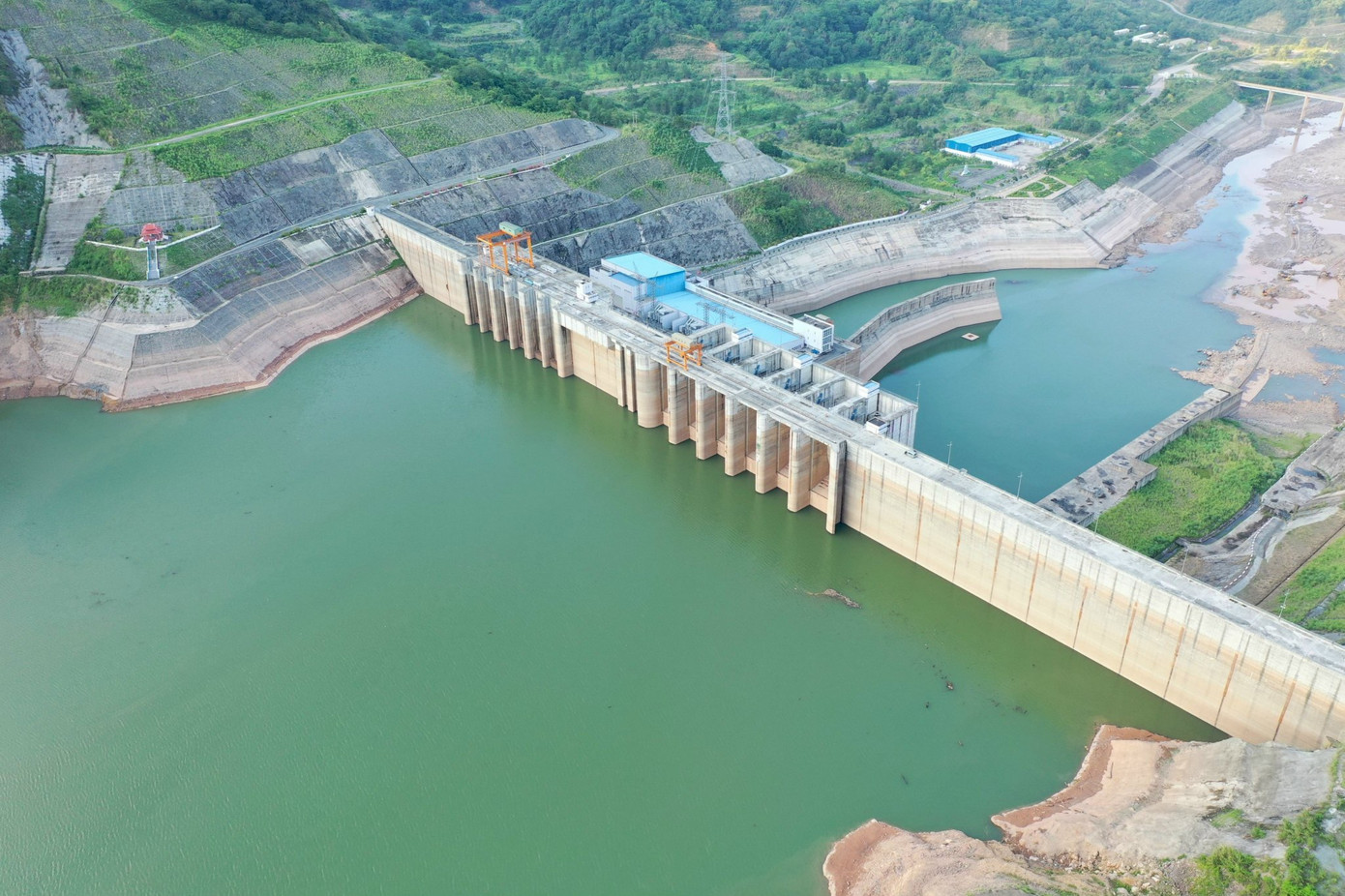 Lượng điện sản xuất từ các nhà máy thủy điện ở khu vực miền Bắc đã tăng mạnh trong tuần qua nhờ nước về hồ liên tục tăng.