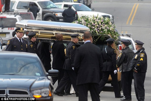 Diva nhạc pop đã về nơi an nghỉ cuối cùng