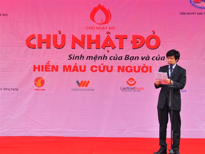 Tổng Biên tập báo Tiền Phong Đoàn Công Huynh phát biểu khai mạc. Ảnh : Thuận Phong