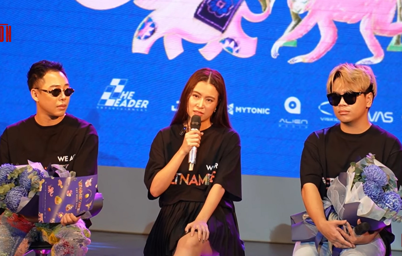 Hoàng Thùy Linh khẳng định không muốn ai phải trách cứ gì sau khi rời họp báo nhưng sự thể diễn ra có vẻ không như ý cô. Ảnh: CMH. Hoàng Thùy Linh khẳng định không muốn ai phải trách cứ gì sau khi rời họp báo nhưng sự thể diễn ra có vẻ không như ý cô. Ảnh: CMH.