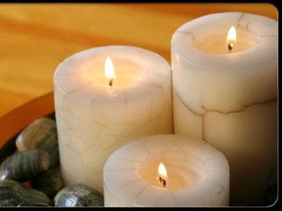 Để an toàn, không dùng nến thường xuyên trong các không gian kín, ít thông gió… Ảnh: Internet