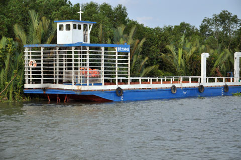 Quan chức kiểm sát Cần Giuộc đã nhậu trên chiếc 