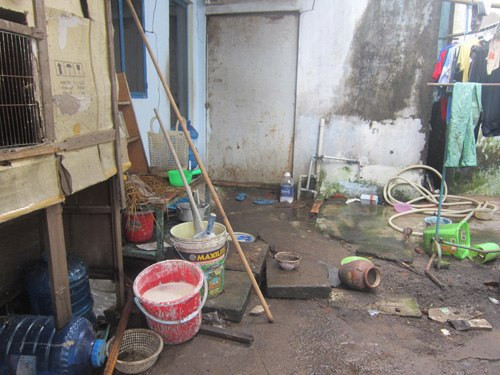  Đồ đạc ngổn ngang, mất vệ sinh, thiếu an toàn. Ảnh minh họa từ Internet